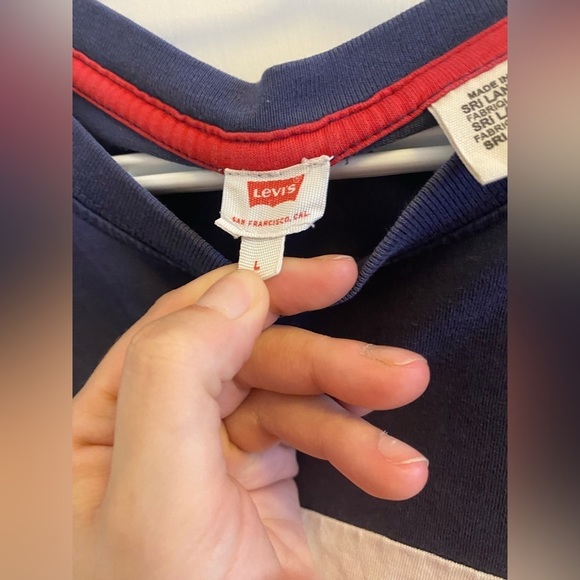 🍍LEVI’S size large - Picture 2 of 3